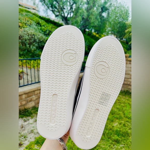 Coach Slip-on Sneaker, size 7 - Picture 9 of 12